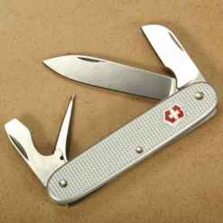 Victorinox Electrician Alox - Silver -Summit Outfitters 0.8120.26 4 600x600 cccc373d 6a3b 481e 9488 3e10af782d92