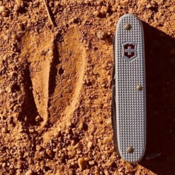 Victorinox Pioneer X Alox - Silver -Summit Outfitters 0.8231.26 5 600x600 a5ffb159 e20f 44c2 af8d e0c9cc987531