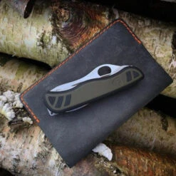 Victorinox Swiss Soldier's Knife - Green/Black Blistered -Summit Outfitters 0.8461.MWCH 4 600x600 5e3aab92 5edd 457d a0fe dc7ffe78abc3