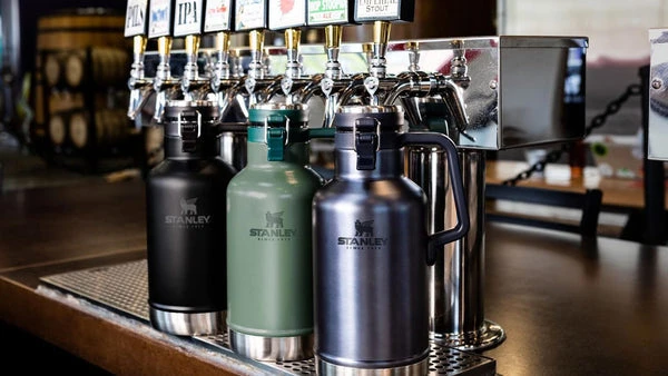 Stanley 32oz Classic Stainless Steel Vacuum Growler (Green) - Image 7